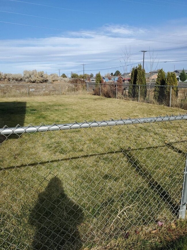 628 N Pennsylvania St in Moses Lake, WA - Building Photo - Building Photo