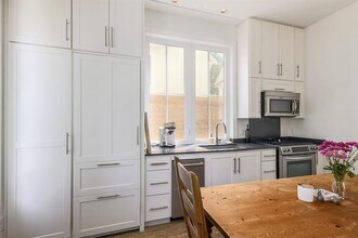 712 Cardinal Ln in Austin, TX - Building Photo - Building Photo