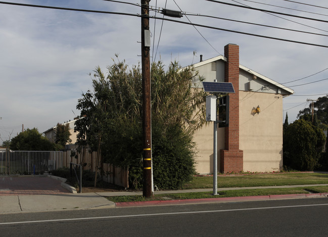 634 Hamilton St in Costa Mesa, CA - Foto de edificio - Building Photo