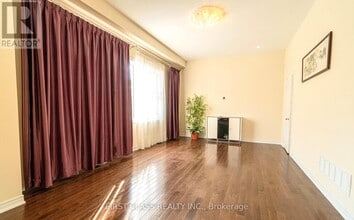 60 Wozniak Cres in Markham, ON - Building Photo - Building Photo