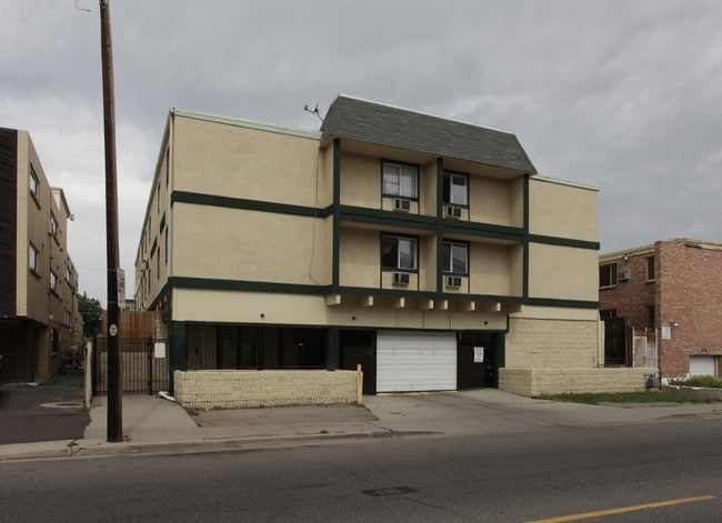 1425 Yosemite St in Denver, CO - Foto de edificio - Building Photo