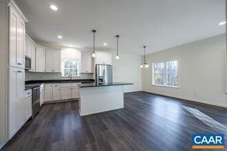 302 Barrington Dr in Stanardsville, VA - Building Photo - Building Photo