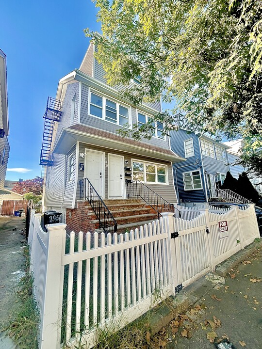 205 N 16th St, Unit A in Bloomfield, NJ - Building Photo