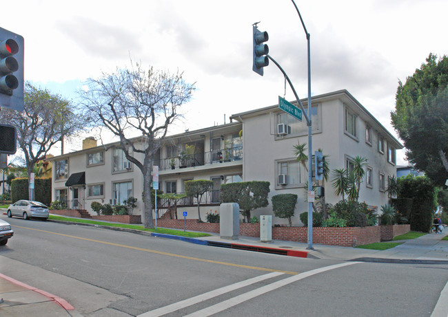 401 S Camden Dr in Beverly Hills, CA - Building Photo - Building Photo