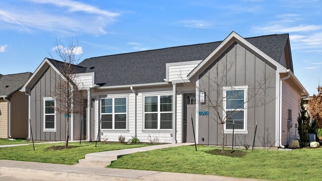 Avendale at The Colony in Bastrop, TX - Foto de edificio - Building Photo