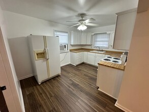 628 E Jennings Rd in Grand Rivers, KY - Building Photo - Building Photo