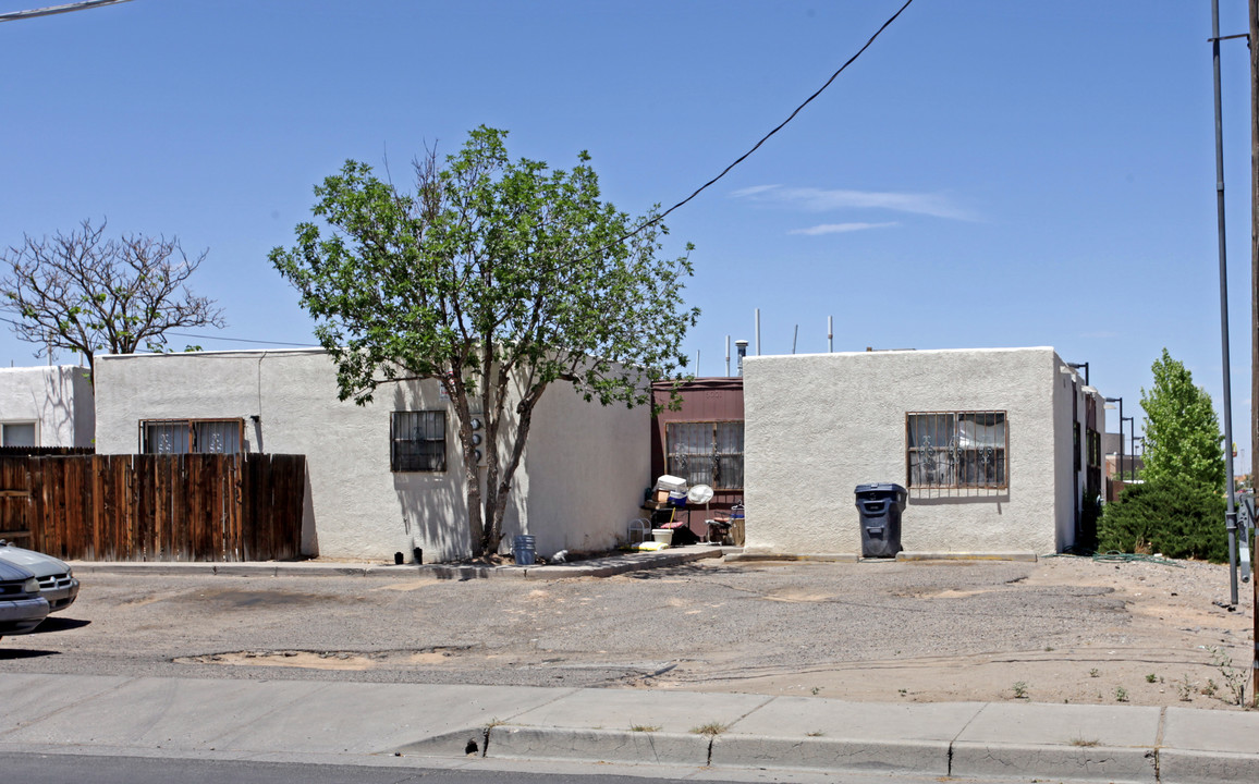 6005 Fortuna Rd NW in Albuquerque, NM - Building Photo