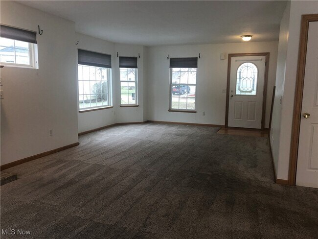 6140 Champagne Shores in Medina, OH - Building Photo - Building Photo