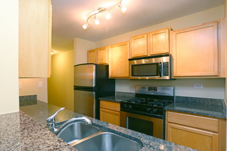 Hawthorn Estates Condos (219 Units) in Schaumburg, IL - Building Photo - Interior Photo