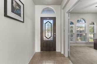 2011 Sterling Gate Dr in Heartland, TX - Building Photo - Building Photo