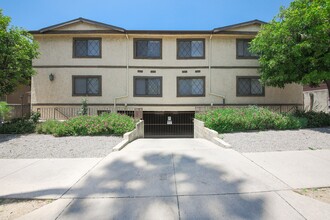 Quinn Manor in Glendale, CA - Foto de edificio - Building Photo