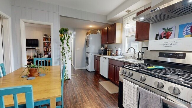 232 Chelsea St in Boston, MA - Building Photo - Building Photo