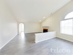 6621 Pamona Cir in Indianapolis, IN - Building Photo - Building Photo