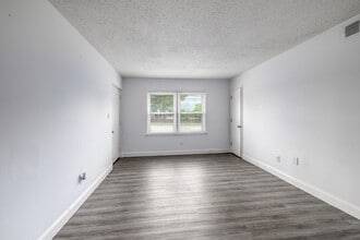 Derita Woods Apartments in Charlotte, NC - Building Photo - Interior Photo