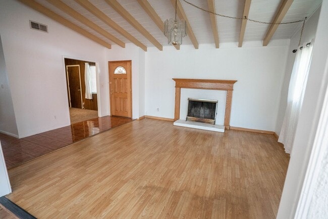 14848 Strathern St in Los Angeles, CA - Building Photo - Building Photo