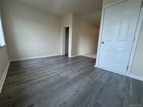 284 Main St in Beacon, NY - Foto de edificio - Building Photo