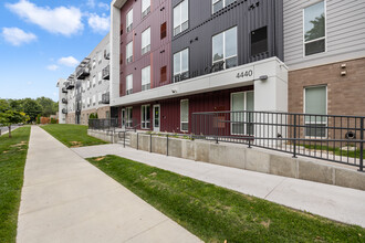 The Hillock in Minneapolis, MN - Foto de edificio - Building Photo
