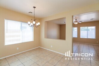 9210 W Milkweed Loop in Phoenix, AZ - Building Photo - Building Photo