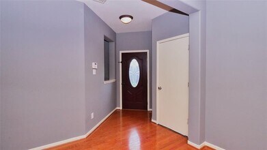 2931 Meadowglen Cove in Houston, TX - Building Photo - Building Photo