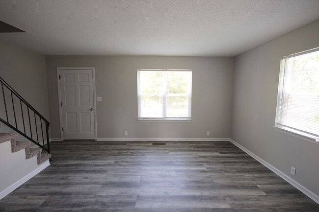 201 Barnhardt Cir in Fort Oglethorpe, GA - Building Photo - Building Photo