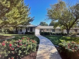 2008 N Antler Ridge Dr in Garden City, KS - Building Photo