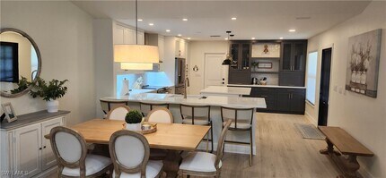 662 Kings Way in Naples, FL - Building Photo - Building Photo
