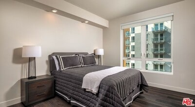 1340 S Hill St in Los Angeles, CA - Foto de edificio - Building Photo