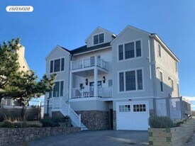 949B Dune Rd in Westhampton Beach, NY - Building Photo