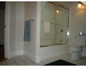 102 Salem St-Unit -3 in Malden, MA - Building Photo - Building Photo