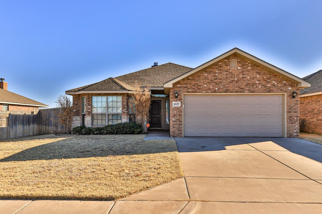 6537 37th St in Lubbock, TX - Building Photo