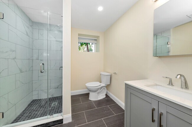 161 4th St, Unit 1 in Medford, MA - Building Photo - Building Photo