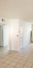 6165 W 22nd Ct-Unit -6165 - 104 in Hialeah, FL - Building Photo - Building Photo