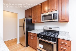 4816 N Springfield Ave in Chicago, IL - Building Photo