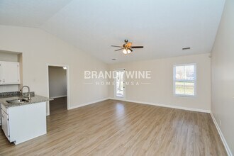 1138 Melvin Dr in Murfreesboro, TN - Foto de edificio - Building Photo