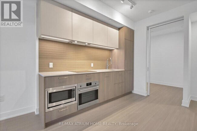 36 Olive Ave in Toronto, ON - Building Photo - Building Photo