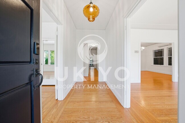 860 Portal Ave in Oakland, CA - Building Photo - Building Photo