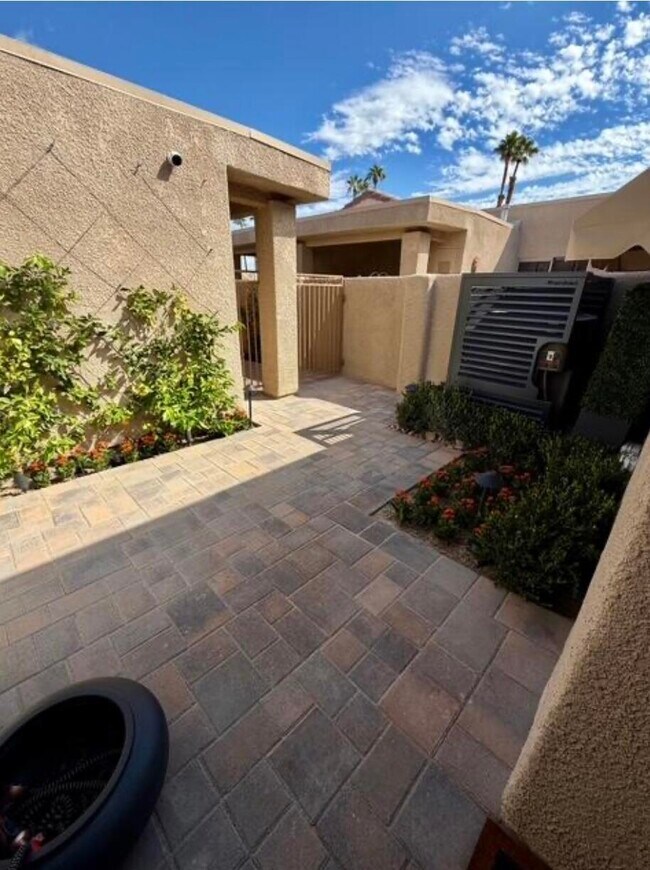 72499 Desert Flower Dr in Palm Desert, CA - Building Photo - Building Photo