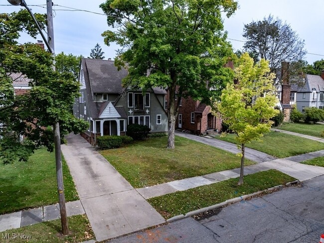 18405 Newell Rd in Shaker Heights, OH - Building Photo - Building Photo