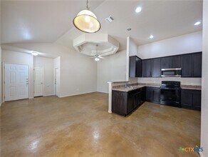 208 Anne Louise Dr in New Braunfels, TX - Building Photo - Building Photo