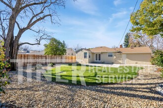 2520 Cambon Way in Sacramento, CA - Building Photo - Building Photo