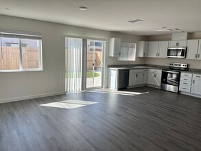 2281 Shady Tree Cir in Roseville, CA - Building Photo - Building Photo