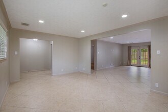 10825 Long Shadow Ln in Houston, TX - Building Photo - Building Photo