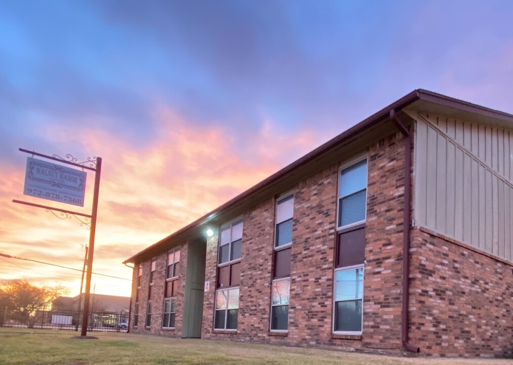 Walnut Manor Apartments in Hillsboro, TX - Building Photo