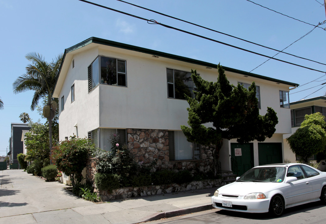 1400 E Florida St in Long Beach, CA - Foto de edificio