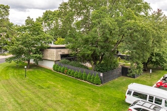 Fleur Royale Condominiums in St. Paul, MN - Building Photo - Building Photo