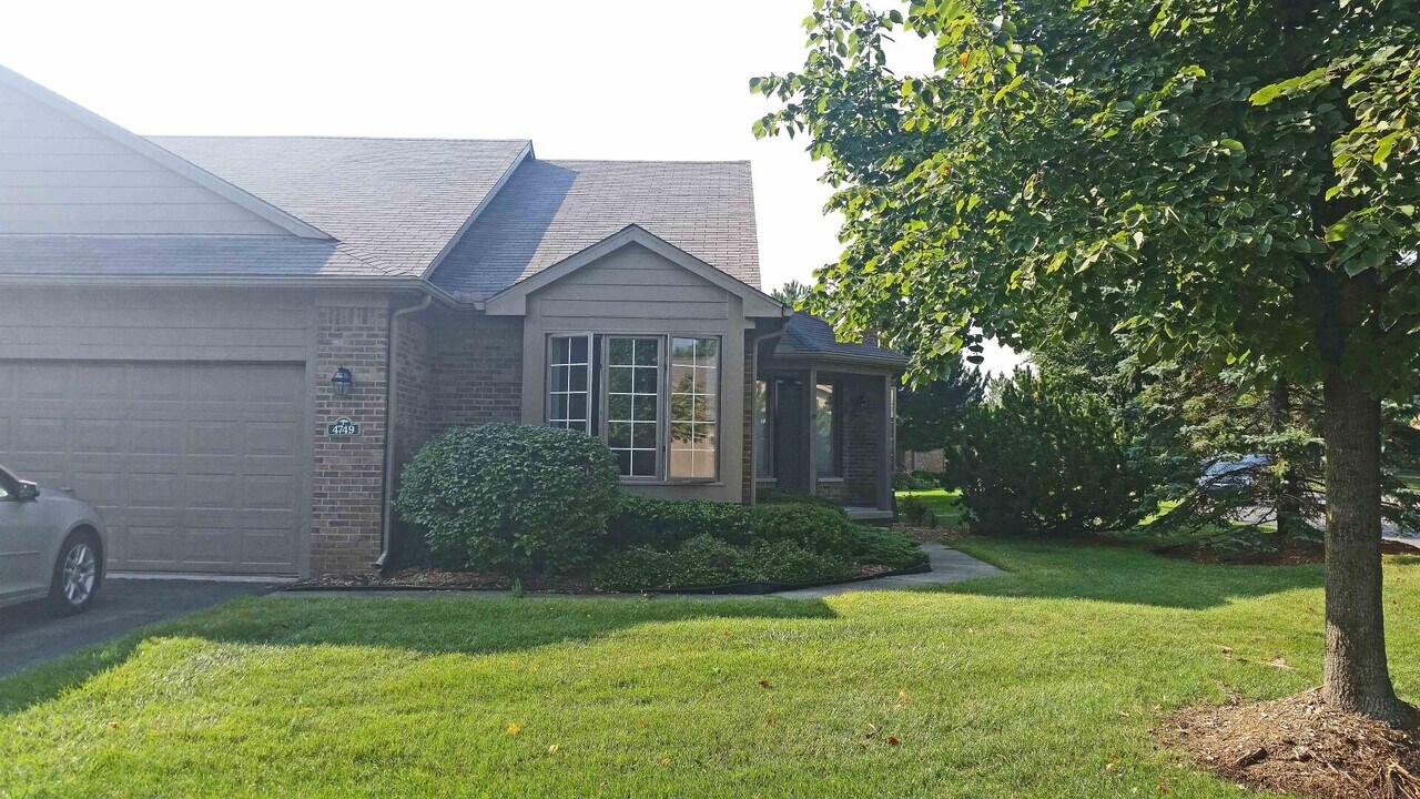 4749 Bayberry Cir in Ann Arbor, MI - Building Photo