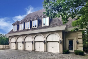 52 Post Rd in Toronto, ON - Building Photo