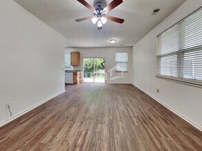 194 Chemistry Cir in Ladson, SC - Building Photo - Building Photo