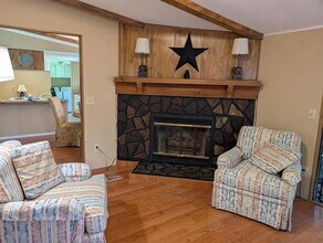 56314 Blue Creek Rd in Astor, FL - Foto de edificio - Building Photo