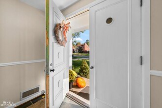 759 Harcourt Rd in Grosse Pointe Park, MI - Foto de edificio - Building Photo